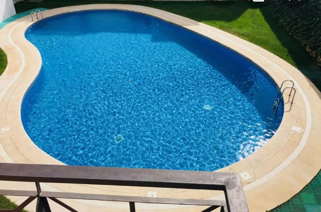 Apartamento Con Terraza Y Piscina En Malgrat De Mar 0*,