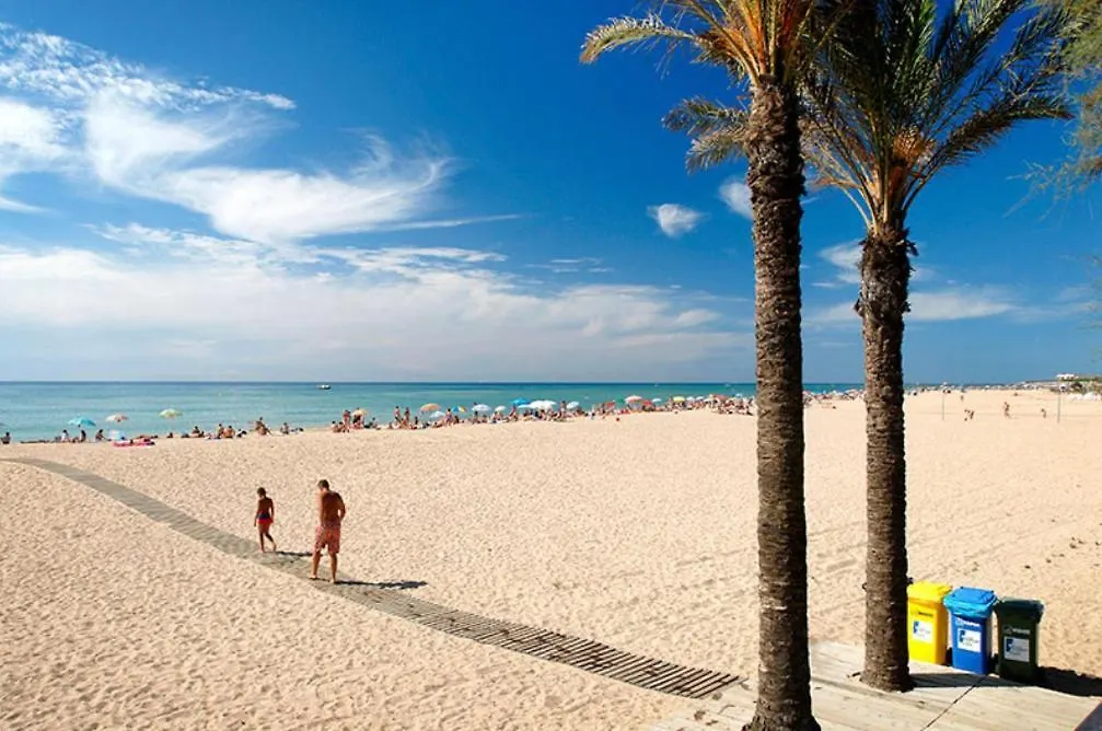 Apartamento con terraza y piscina en Malgrat de Mar 0*,
